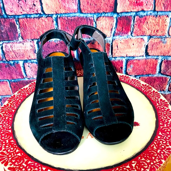 NEW eurosoft Vesta Women’s Suede Heel 6.5 - Picture 2 of 6